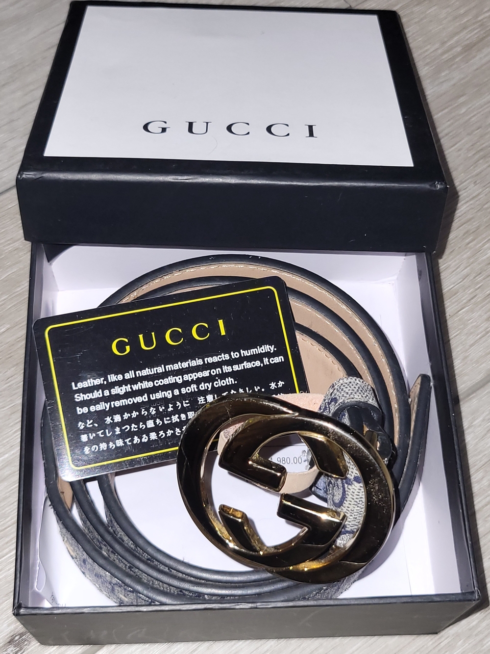 Gucci Men's Interlocking G Leather Belt in Black and Gold